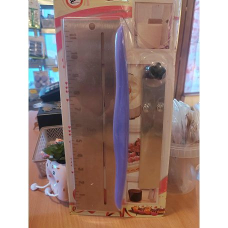 Tortasimító állítható magasságú fém