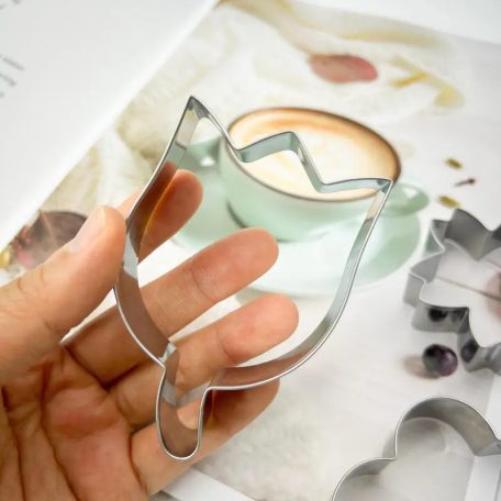 Fém kiszúró tulipán