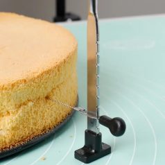 Állítható magasságú drótos tortaszeletelő 33 cm