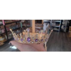 Torta tiara arany színű lila strasszkövekkel