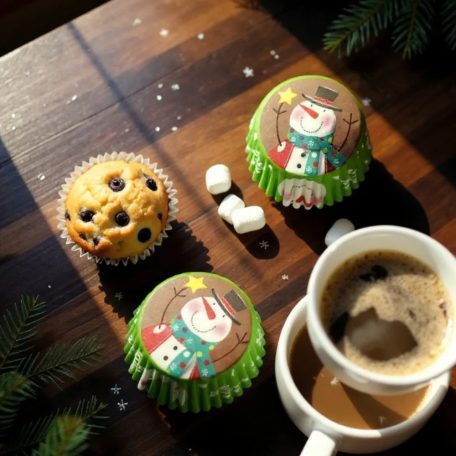 Zöld hóemberes muffin papír 75 db