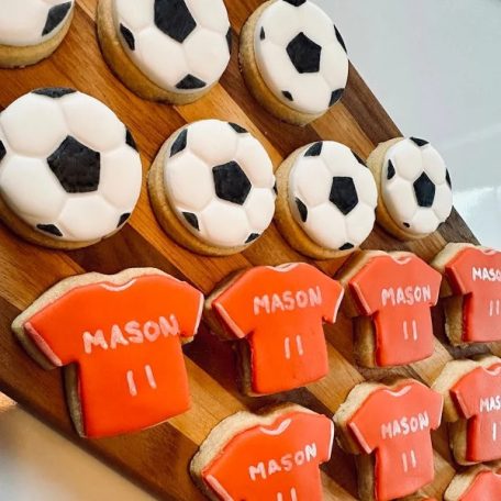 FONDANT ÉS MARCIPÁN MŰANYAG KISZÚRÓ ÉS MINTÁZÓ SZETT – FOCI ÉS SERLEG  (4 DARAB/CSOMAG)