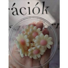 Kamilla 9 db fehér rózsaszín középpel