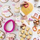 Húsvéti műanyag kiszúró készlet (2 db/cs)