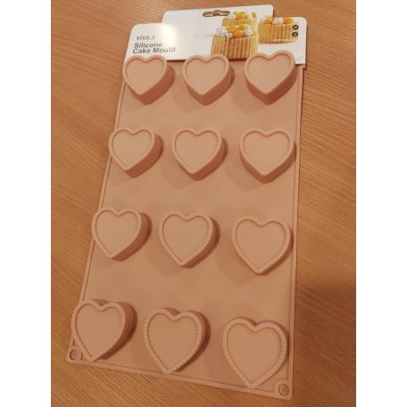 SZILIKON forma szív dekoratív szegéllyel