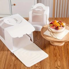 Tortadoboz ablakkal füllel, alátéttel.